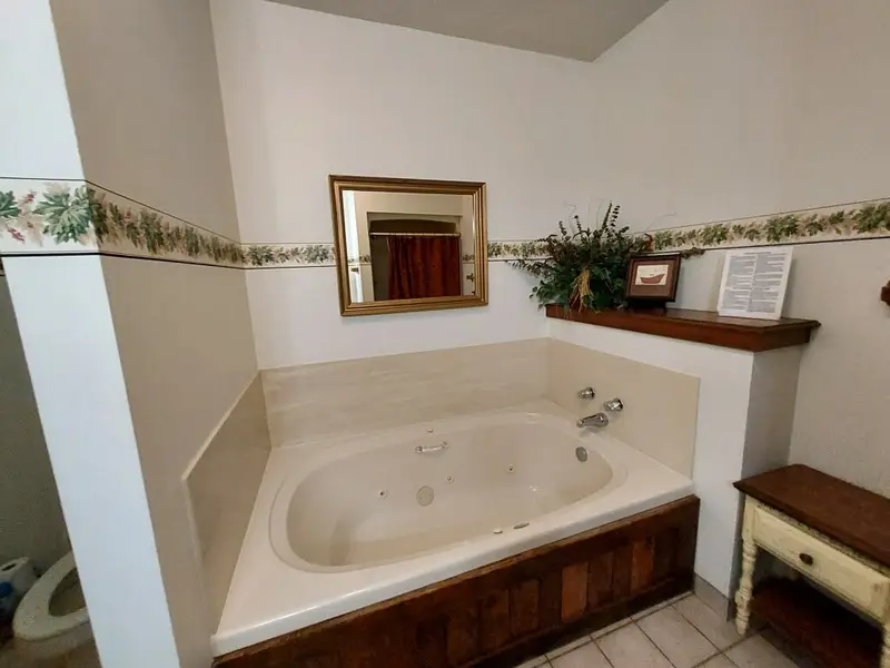 big Laurel Bathroom tub