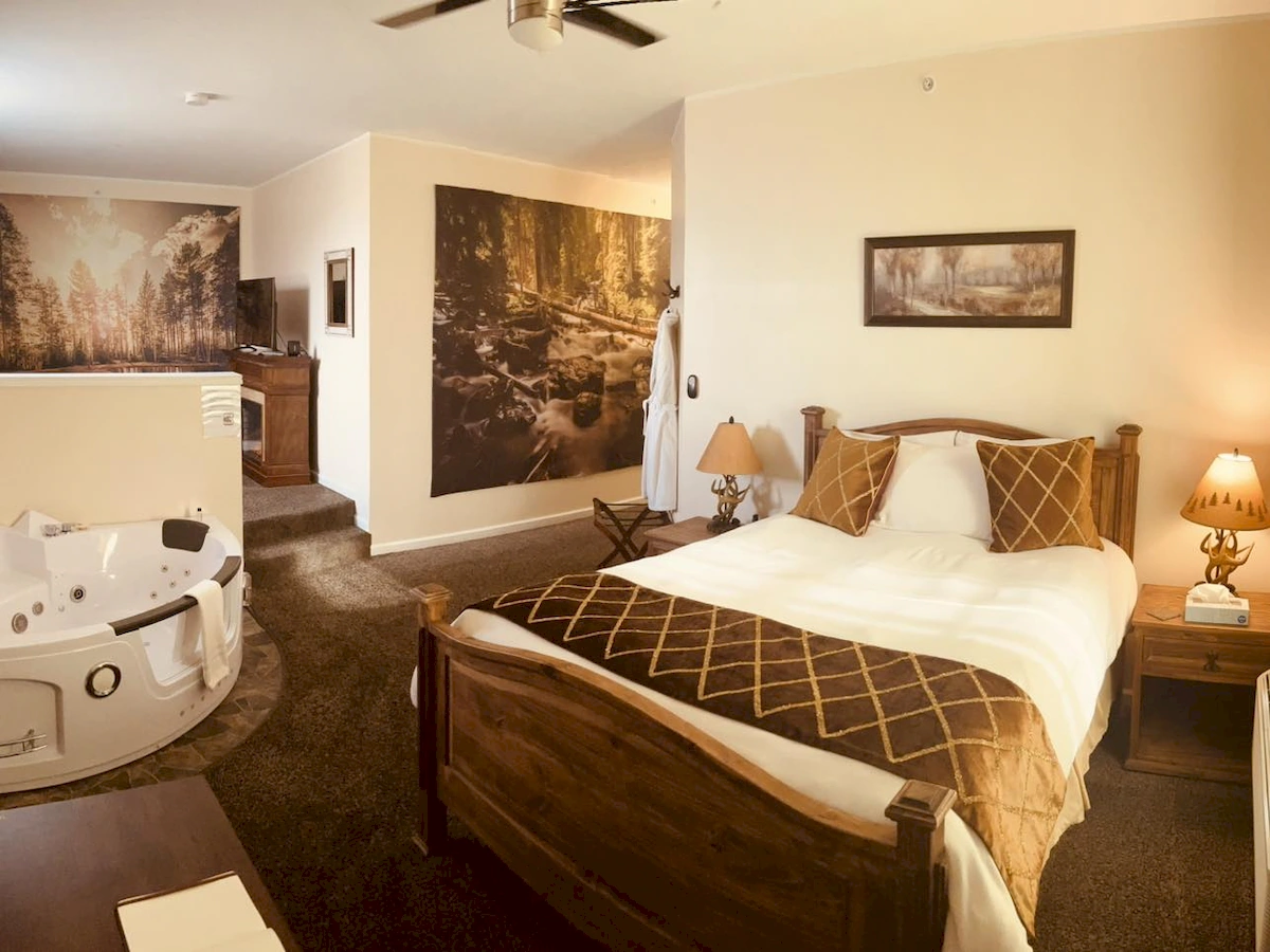 deer creek room, queen bed at the inn | brooks estate