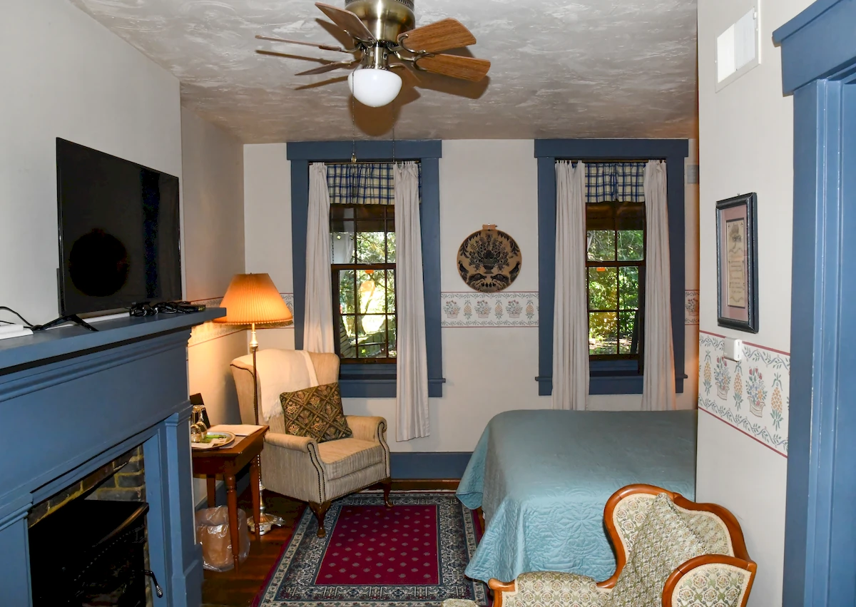 pineapple room at the estate house | watson estate