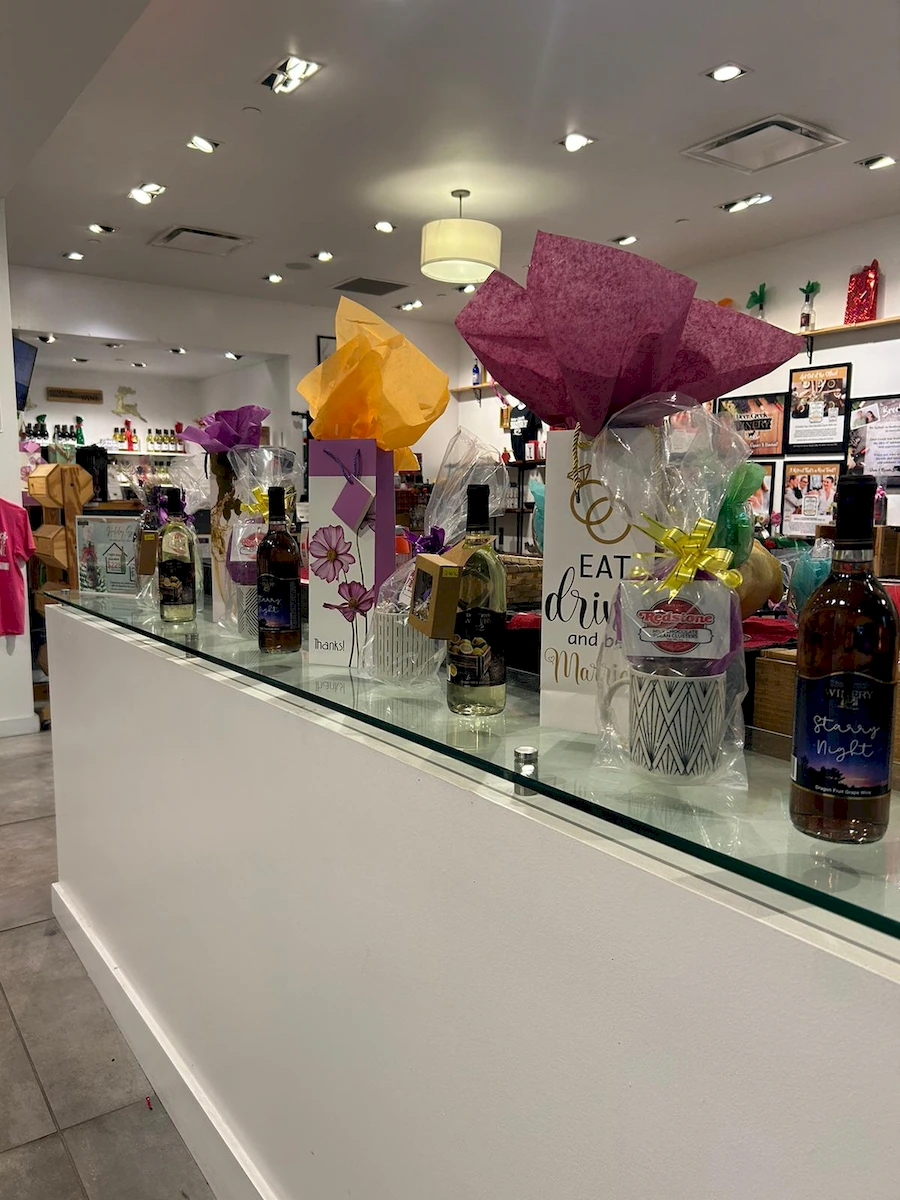 Deer Creek Winery at South Hills Village shv1