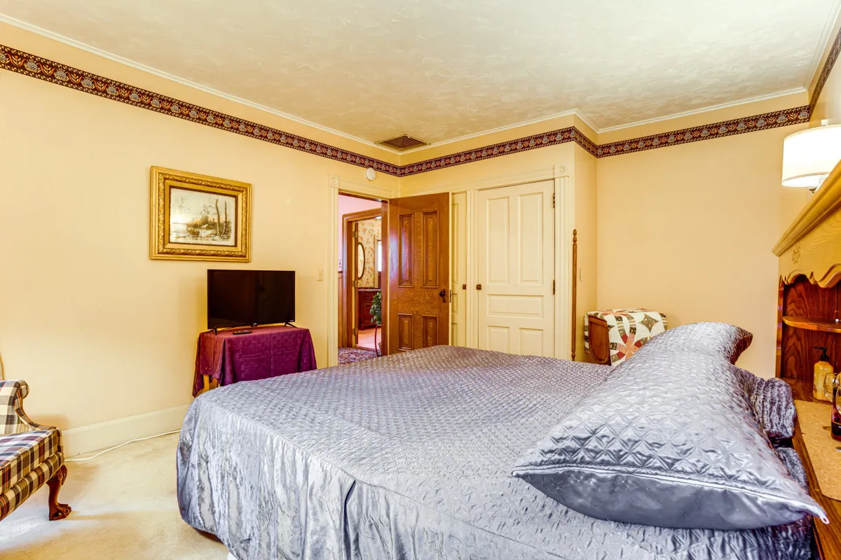 woodland manor Bedroom 1 - King Bed 2nd Floor view facing tv