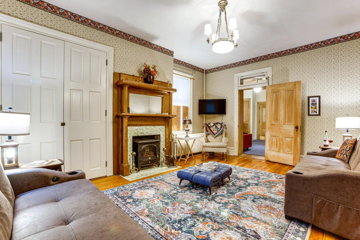 woodland manor living room facing tv