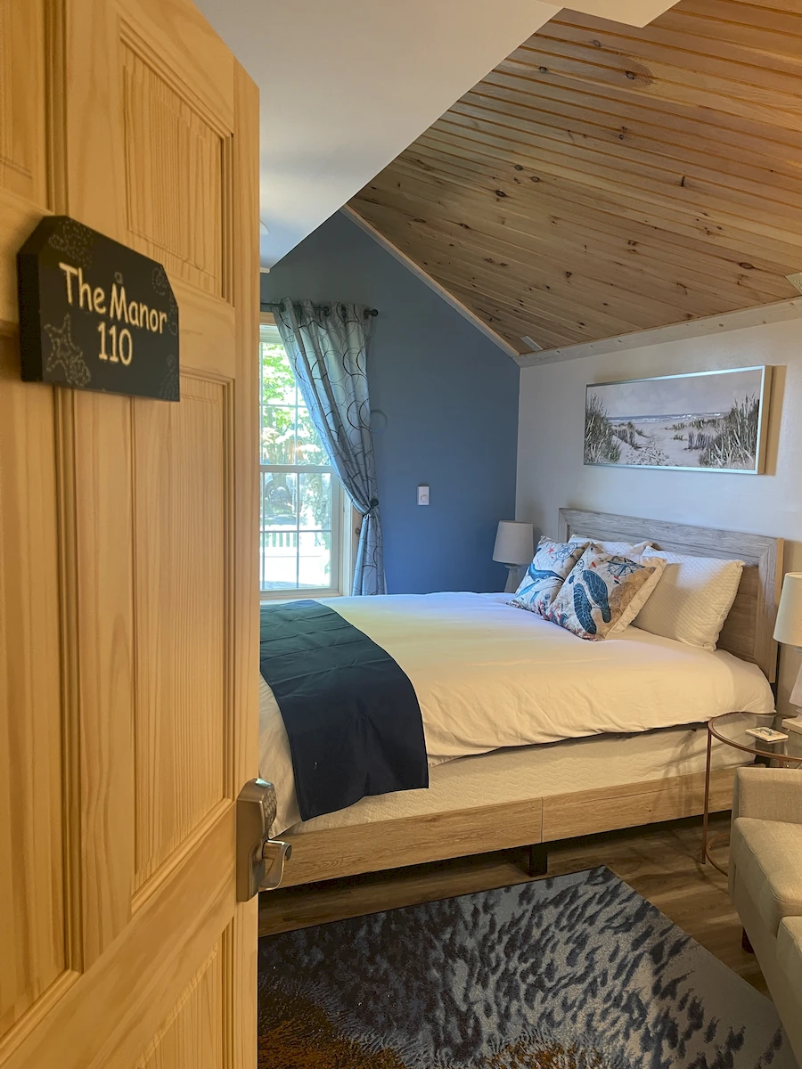 the manor, alabama beaches bedroom