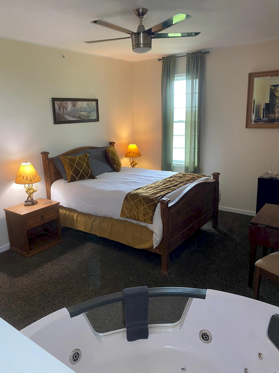 deer creek room, bed