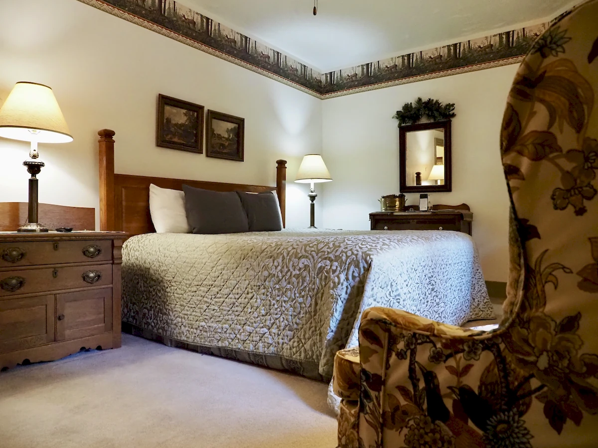 woodlands room bedroom