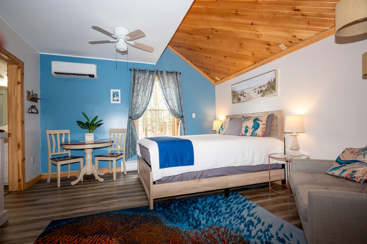 alabama beaches room at the manor | deer creek winery at brooks estate
