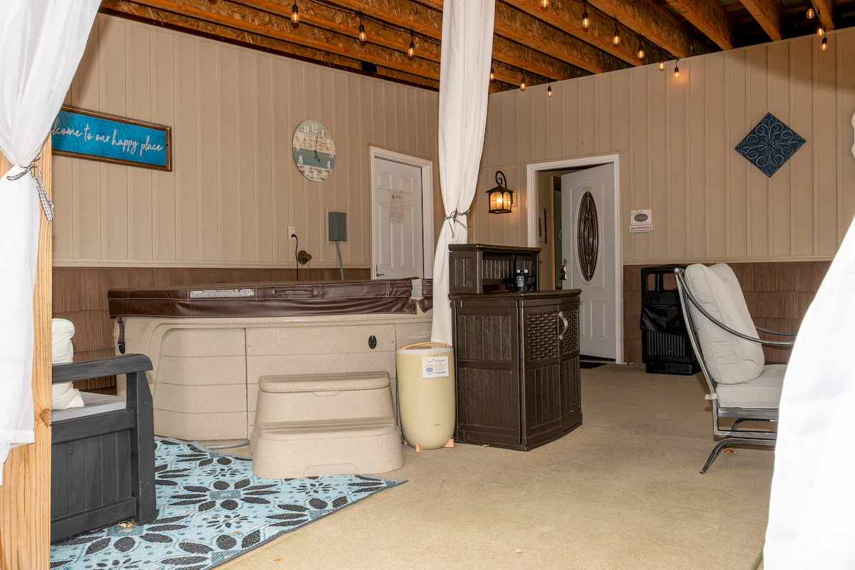 the manor hot tub at deer creek winery at brooks estate